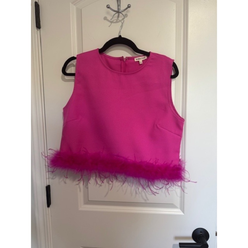 Mainstrip Hot Pink Sleeveless Feather Trim‎ Crop Top